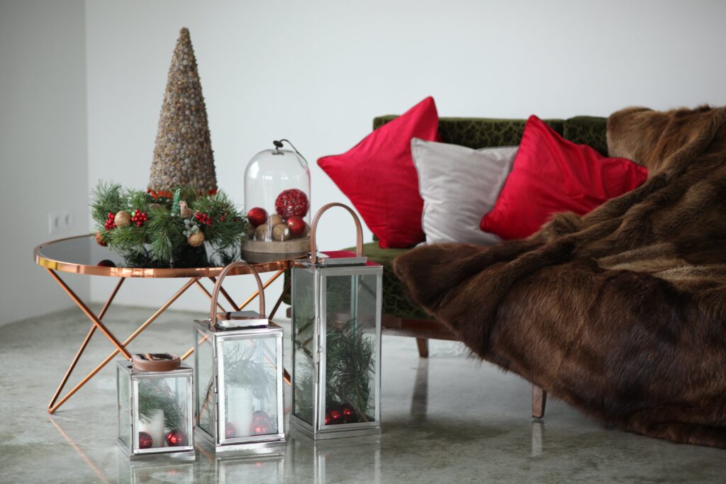 Minimalist Christmas Ideas for the Living Room