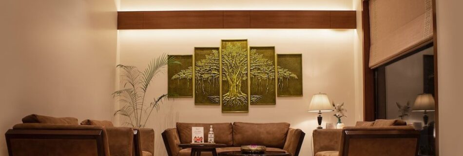multi-panel-artwork-with-warm-atmosphere-room